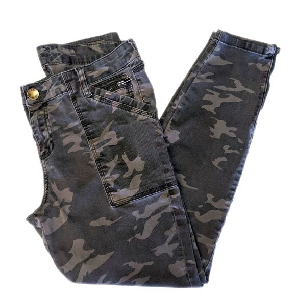 Kut from the Kloth Camouflage Skinny Pants - Picture 1 of 11